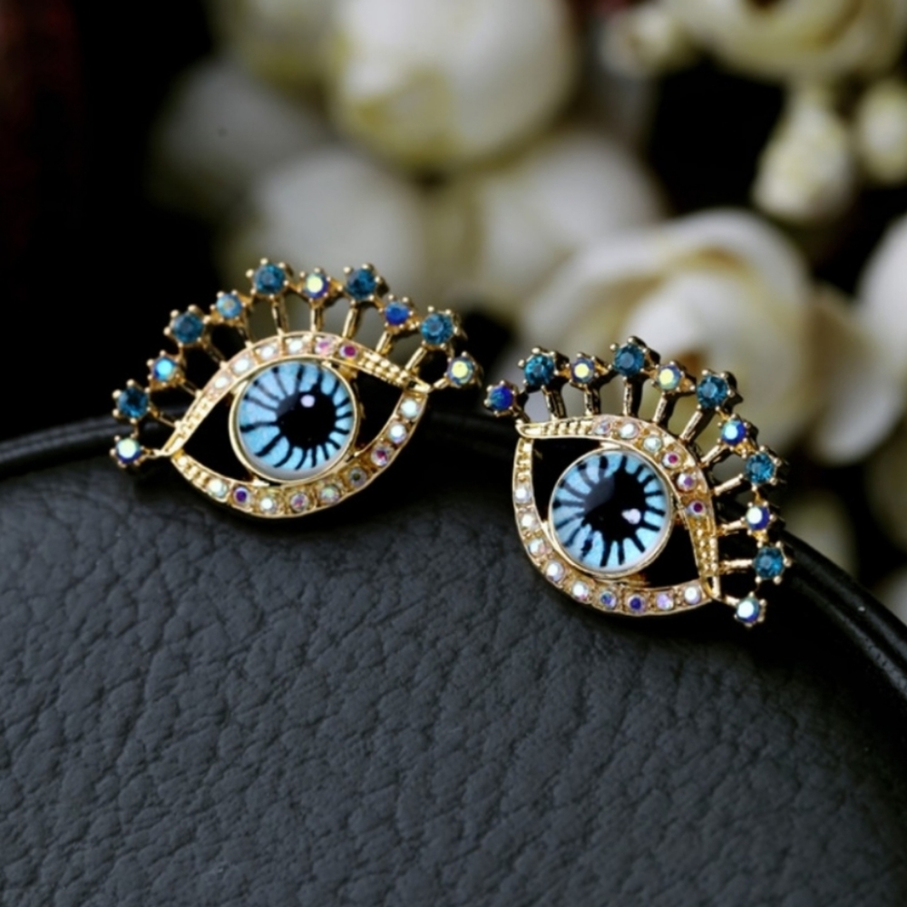 Crystal eye studs